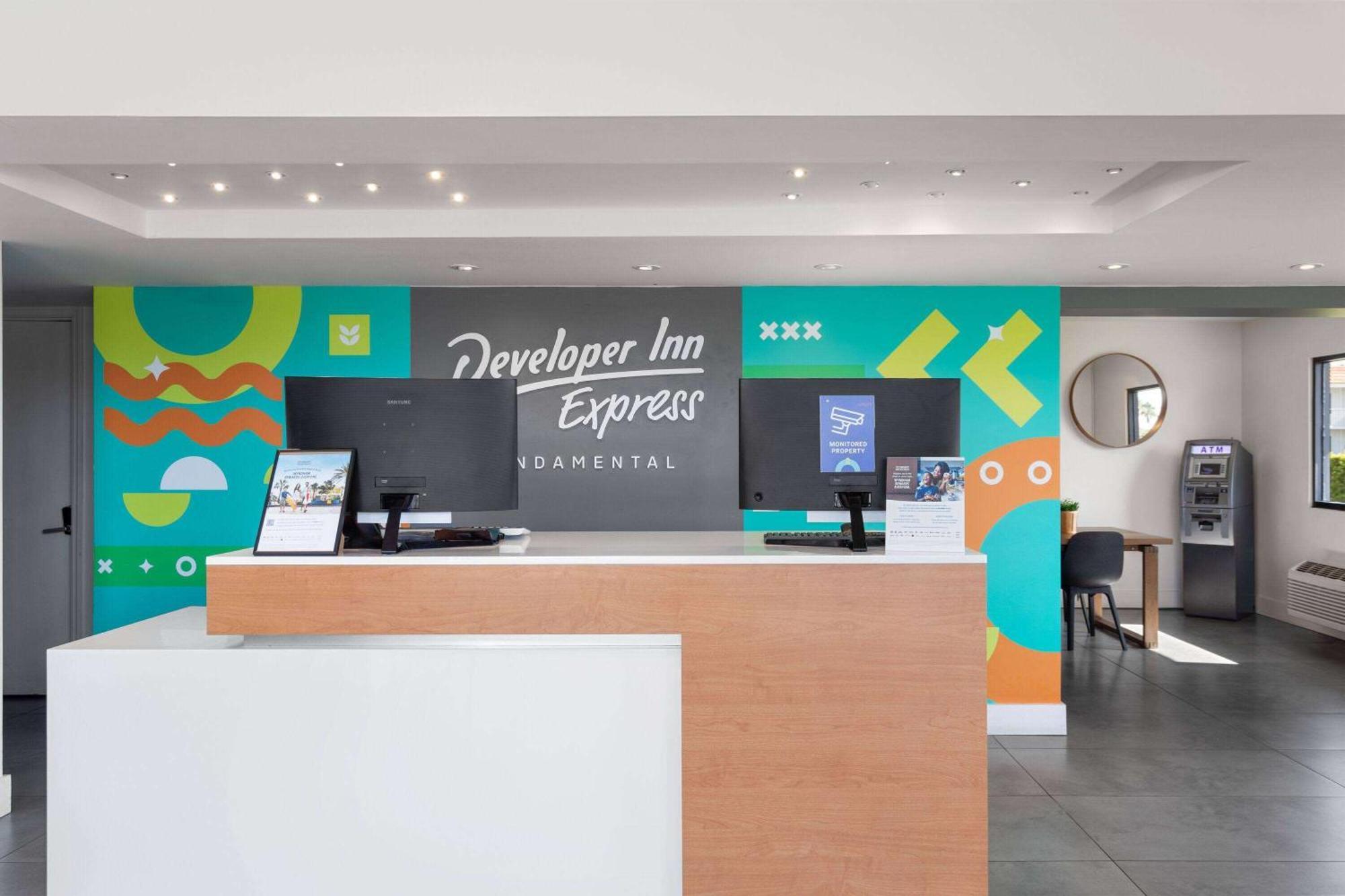 Developer Inn Express Fundamental, A Travelodge By Wyndham Kissimmee Exterior foto