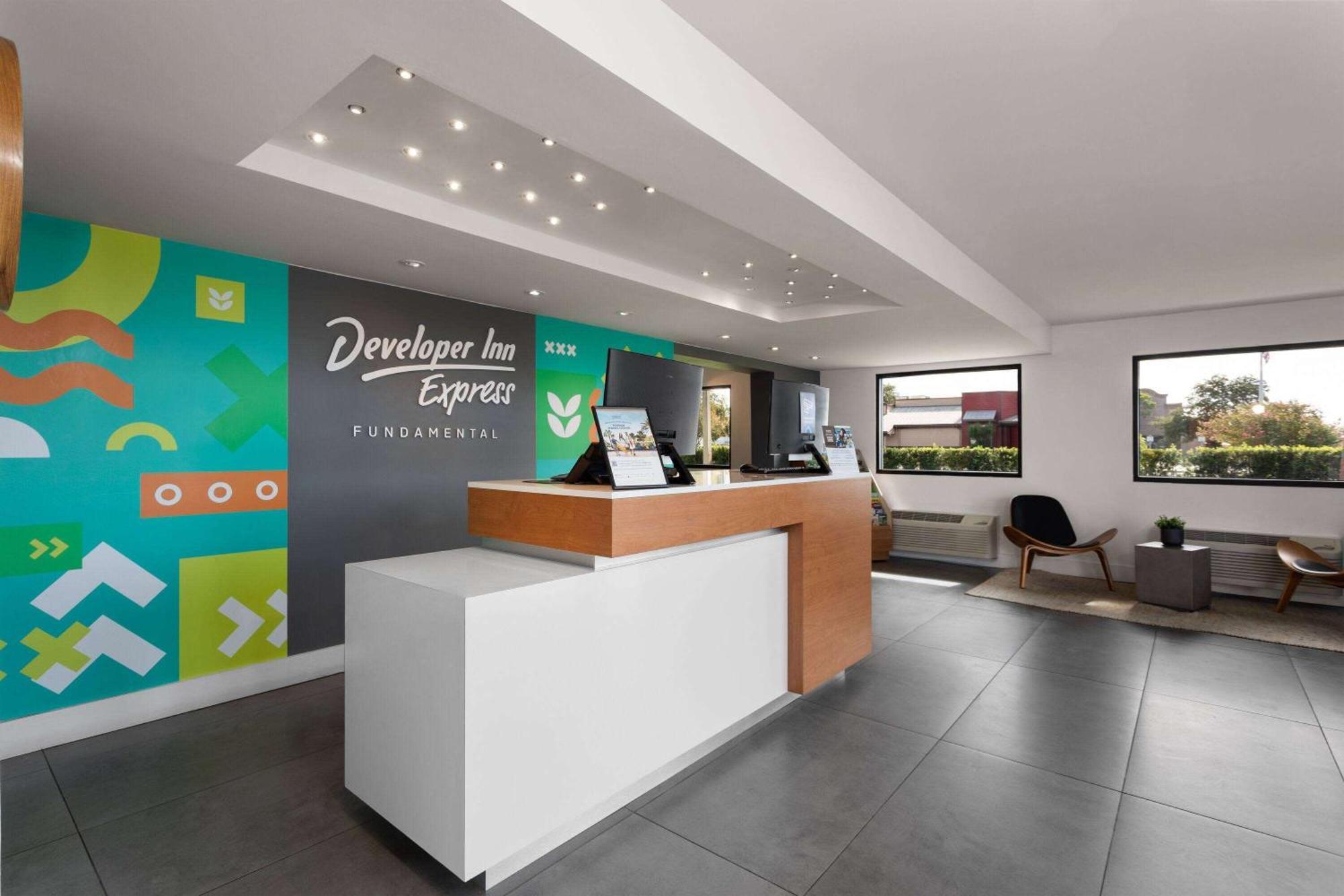 Developer Inn Express Fundamental, A Travelodge By Wyndham Kissimmee Exterior foto